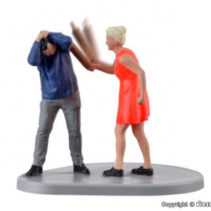 1512 H0 Frau mit Nudelholz, bewegt