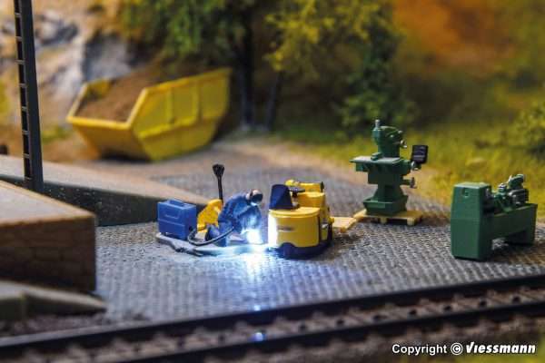 1538 H0 Schweißer mit flackerndem Schweißlicht
