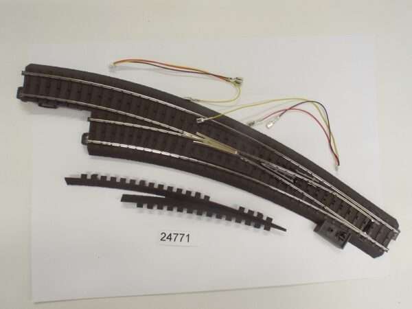 Märklin 24771 schlanke Bogenweiche links - 1 Stück