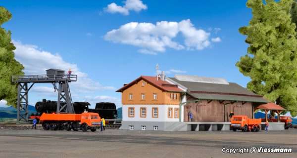 36606 Z Güterhalle mit Überladekran und Rampe