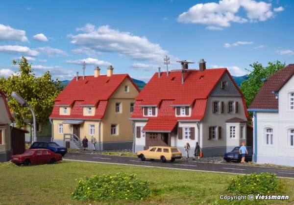 36782 Z Siedlungshaus aus den 20er Jahren, 2 Stück