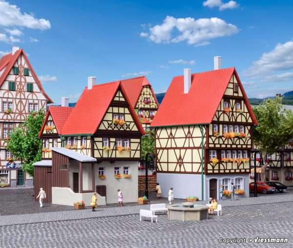 37100 N Fachwerkhaus und Torhaus