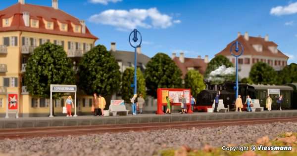 37752 N Bahnsteig Sommerrain