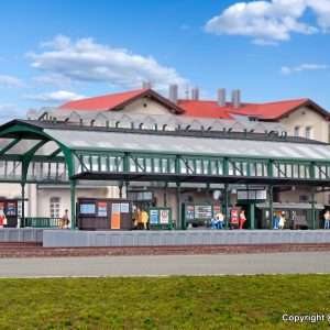 37760 N Bahnsteighalle grün