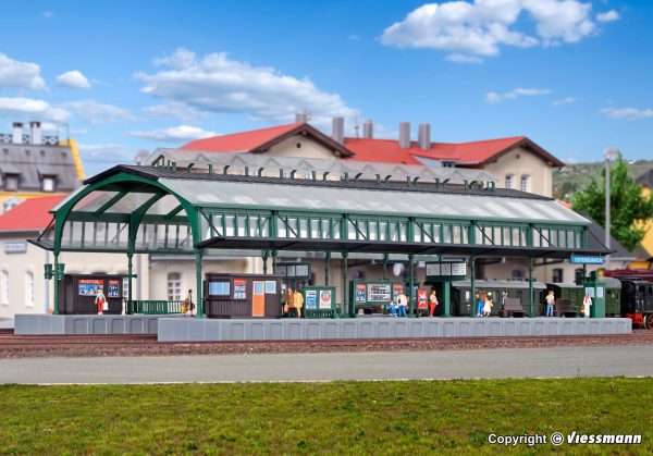 37760 N Bahnsteighalle grün