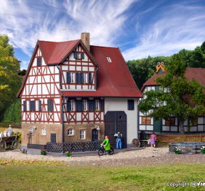 38161 H0 Schwäbisches Bauernhaus