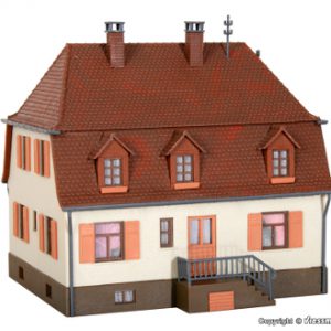 38166 H0 Wohnhaus mit Walmdach