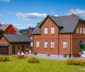 38192 H0 Werkswohnhaus in Bottrop mit Nebengebäude