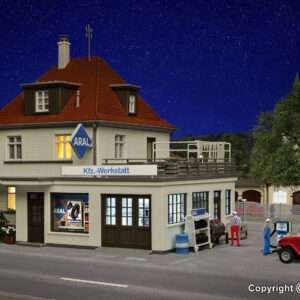 38202 H0 Wohnhaus mit Werkstatt
