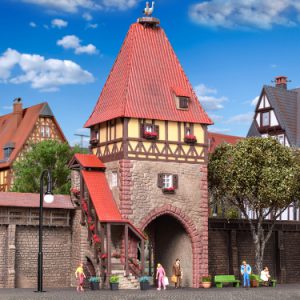 38470 H0 Fachwerkturm mit Tor
