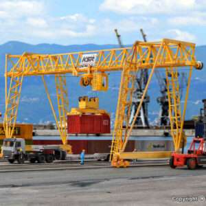 38530 H0 DEMAG Containerkran