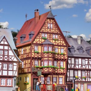 38902 H0 Haus mit Erker in Miltenberg