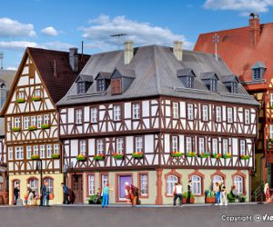 38904 H0 Fachwerk-Eckhaus Miltenberg