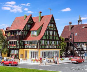 43695 H0 Café-Bistro mit Inneneinrichtung und LED-Beleuchtung, Funktionsbausatz