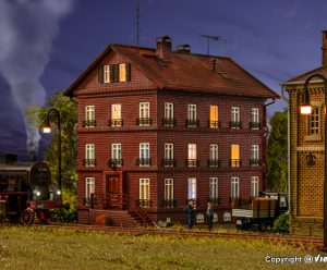 43805 H0 Eisenbahner-Wohnhaus