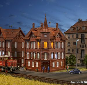 43807 H0 Eisenbahner-Wohnhaus, Eckhaus