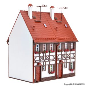 43847 H0 Reihen-Doppelhaus mit Fachwerk