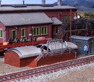 45771 H0 Besandungsbunker mit Wellblechhütte