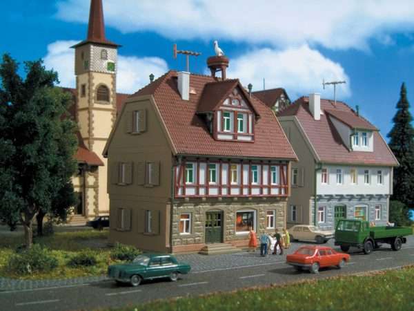 47643 N Wohnhaus mit Storchennest