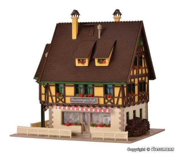 47692 N Blumengeschäft mit Inneneinrichtung