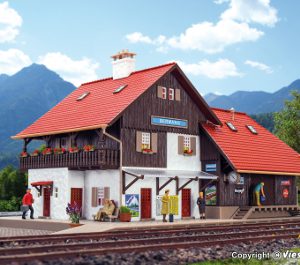 49050 H0 Bahnhof Berwang, Start und Spar-Serie