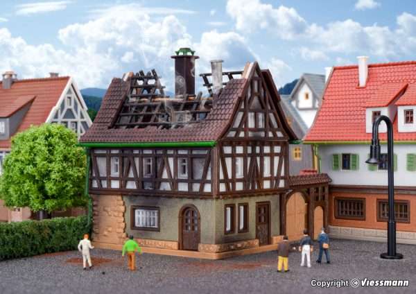 49538 Z Brennendes Haus
