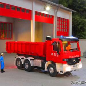 8050 H0 Feuerwehr MB ACTROS 3-achs mit Abrollcontainer und Rundumleuchten, Basis, Funktionsmodell
