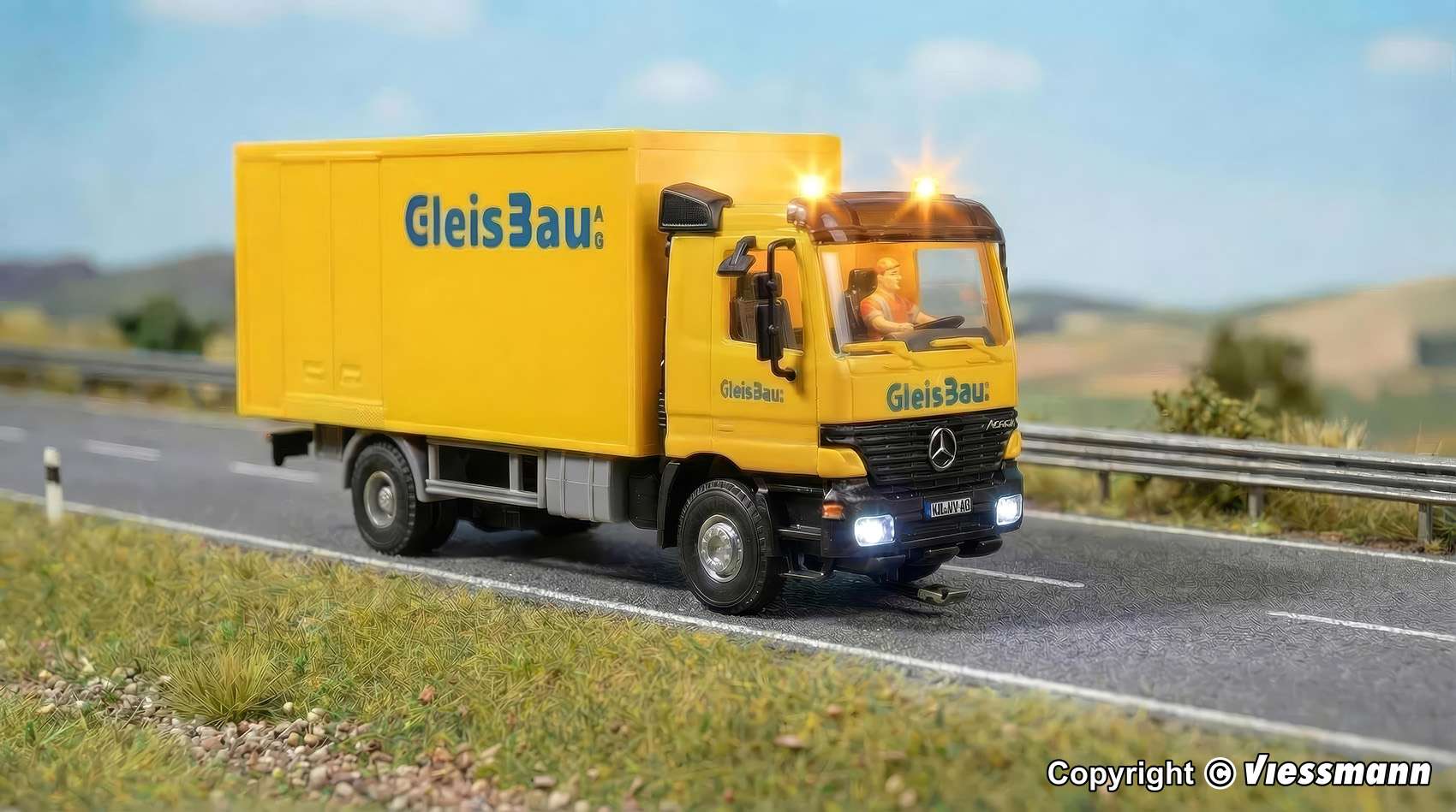 8117 H0 MB ACTROS 2-achs Kofferaufbau, GleisBau, Funktionsmodell