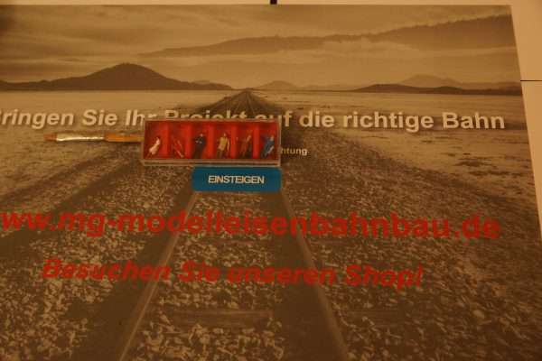 HO Preiser 14029  Figuren "An der Bahnsteigsperre"