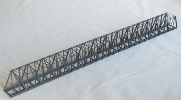 H0 · Lange Kastenbrücke · schräg · 126 cm grau K 126 grau